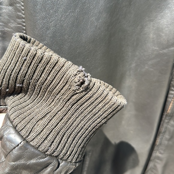 Authentic men’s Members only leather jacket - Picture 5 of 13